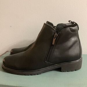 Munro black leather ankle‎ boots Rourke black leather Bootie. Streetwear
